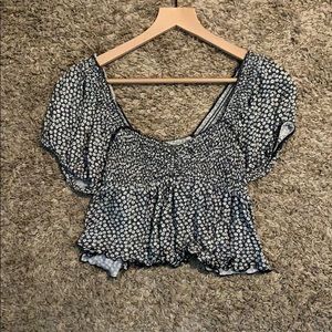 Scoop neck crop top